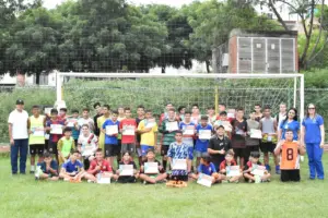 Niños y jóvenes participaron activamente en esta iniciativa deportiva.